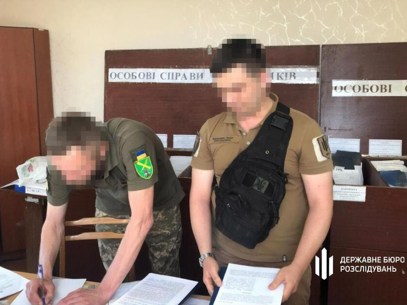 Військкома повідомили про підозру