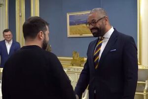 Зеленский и Клеверли говорили о предстоящих саммитах