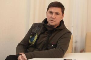 Подоляк: Україна уважно спостерігає за цим епічним двобоєм