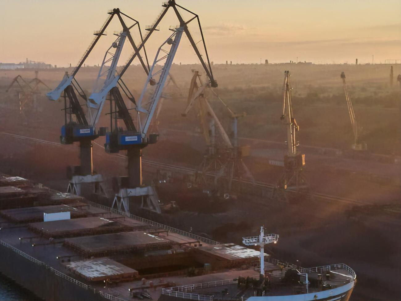 Регистрация входящего флота РФ в СКЦ осуществляется ограниченно, а логика выбора судов для регистрации является "непонятной и непрозрачной", указали в&nbsp;Мининфраструктуры Украины