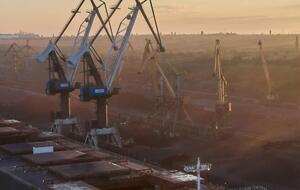 Регистрация входящего флота РФ в СКЦ осуществляется ограниченно, а логика выбора судов для регистрации является "непонятной и непрозрачной", указали в Мининфраструктуры Украины