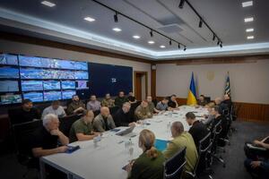Зеленский на заседании СНБО: Делаем все, чтобы спасти людей