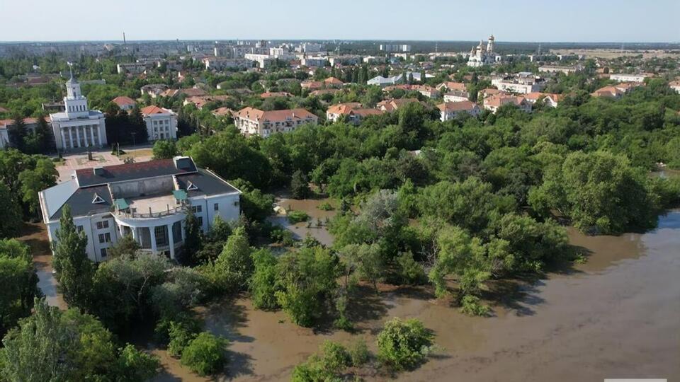 Площу перед палацом культури у Новій Каховці повністю затоплено
