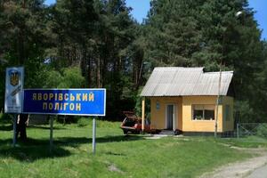 Як зазначає СБУ, двоє українських військових і лікарка шпигували на території Яворівського військового полігону