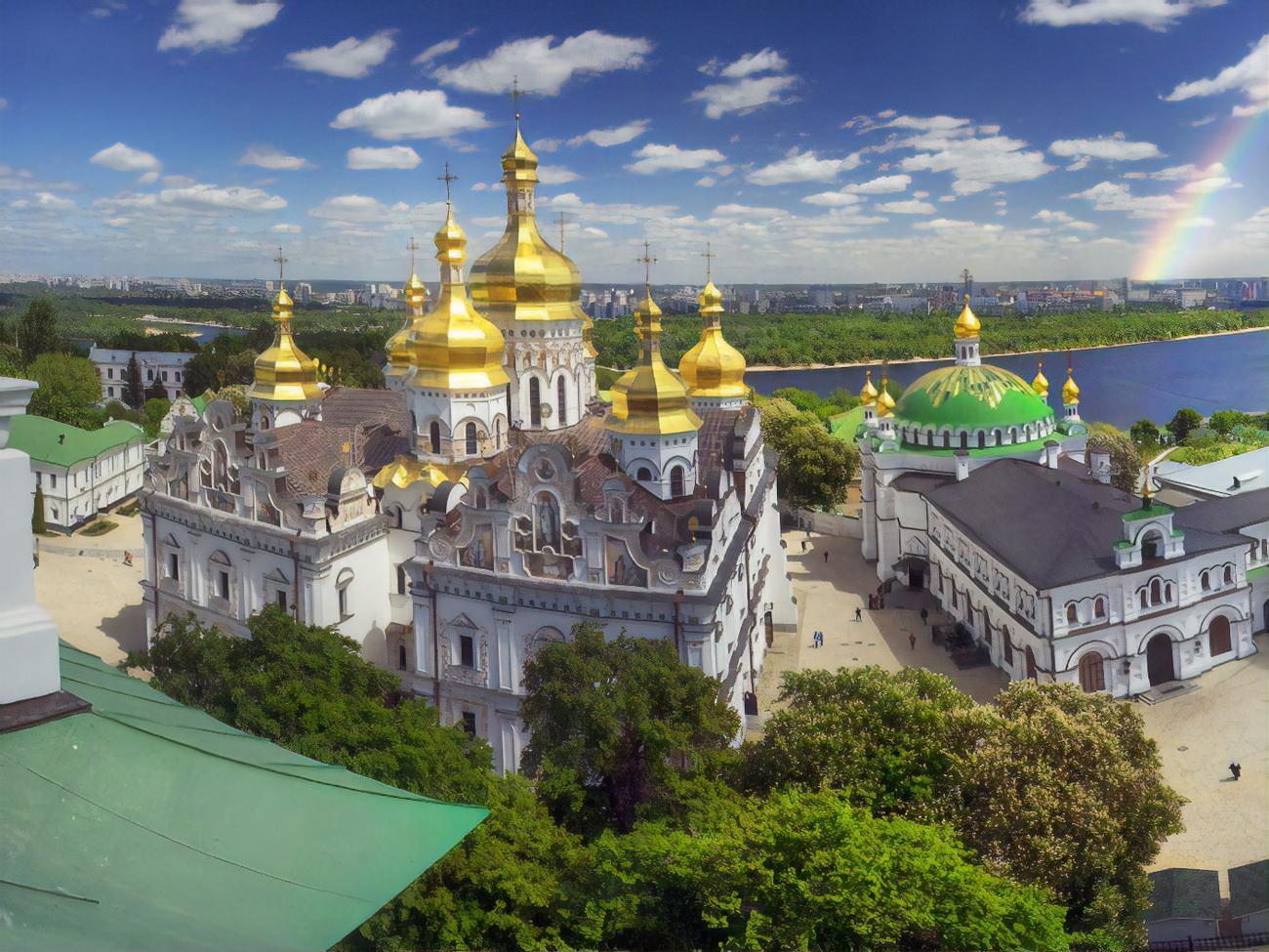 Комиссия проверила и вернула в пользование государства 79 объектов Киево-Печерской лавры