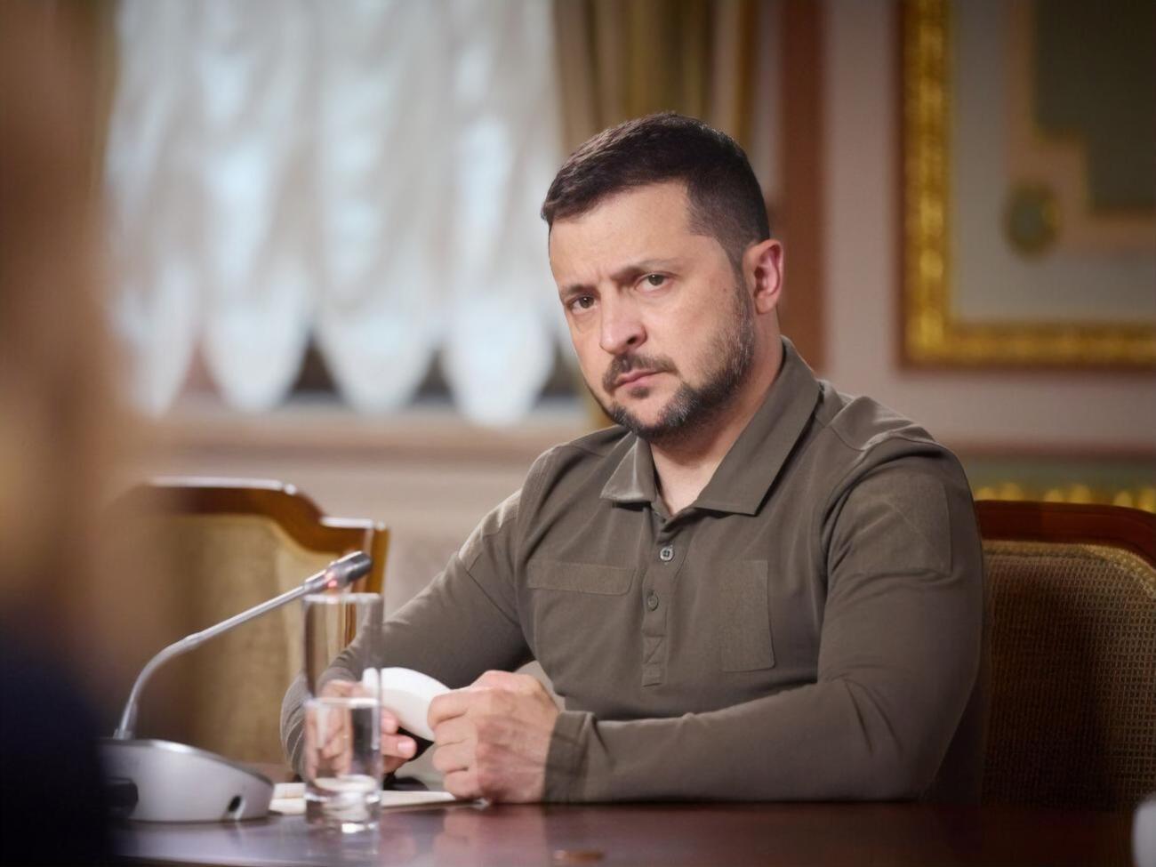 Зеленский (на фото) назвал "верным решением" задержание Князева, подозреваемого в получении "неправомерной выгоды"