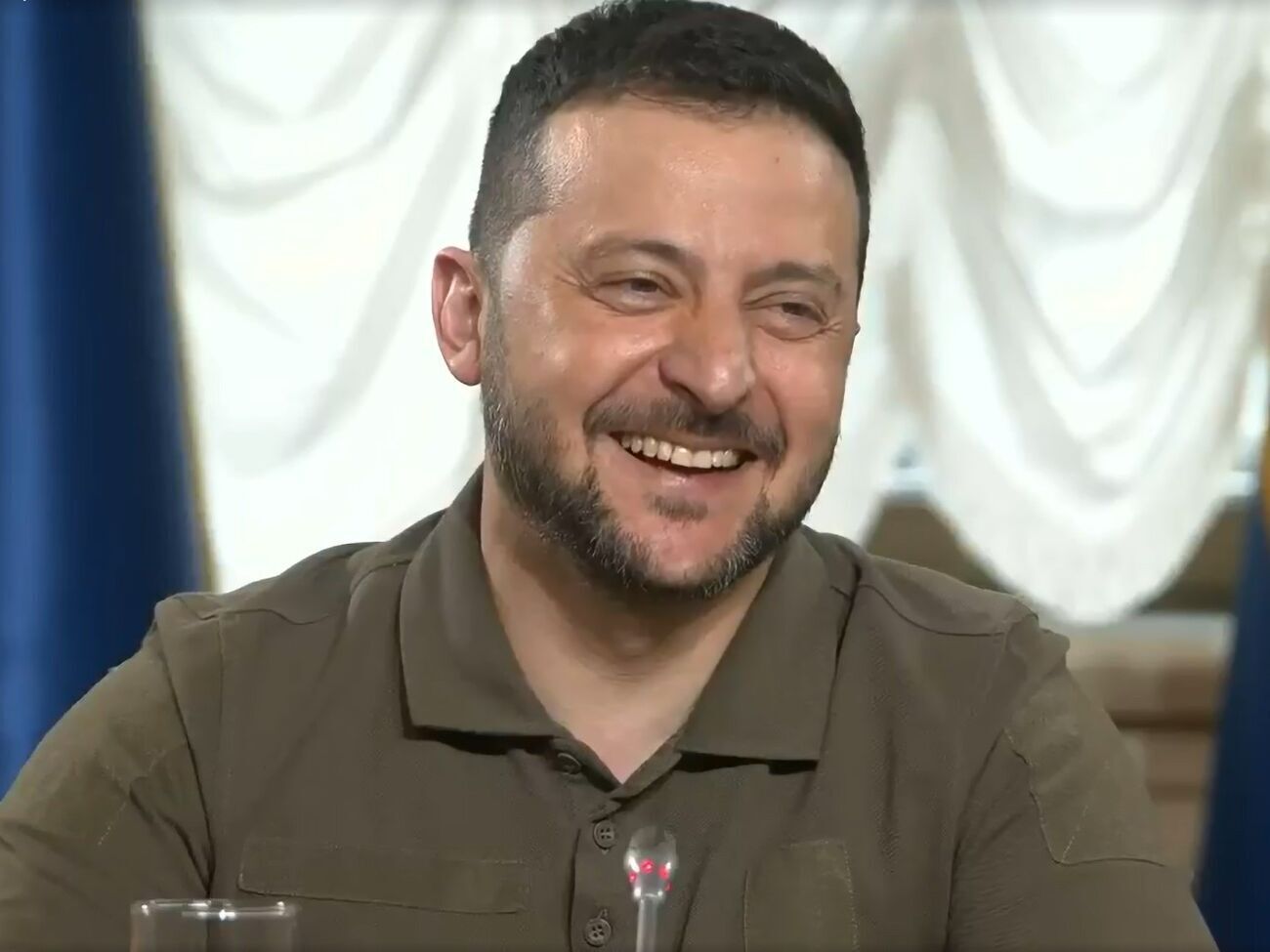 Зеленський відповів, що не підпише указу про введення українських військ у РФ для її "демілітаризації"