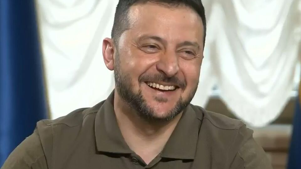 Зеленський відповів, що не підпише указу про введення українських військ у РФ для її "демілітаризації"