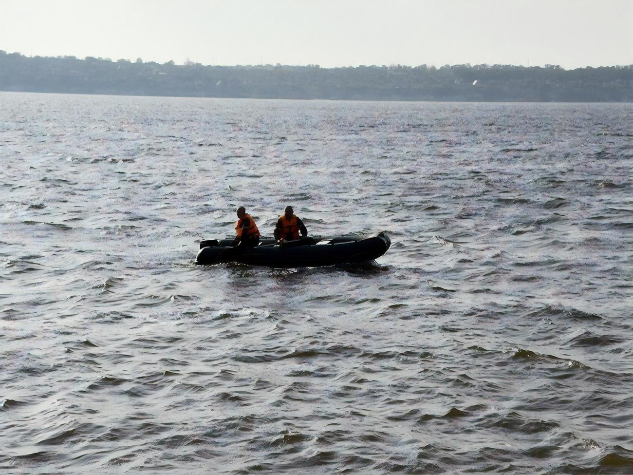 За словами очевидців, в Олешках &ndash; води до пояса, "не можна ні їхати, ні йти"