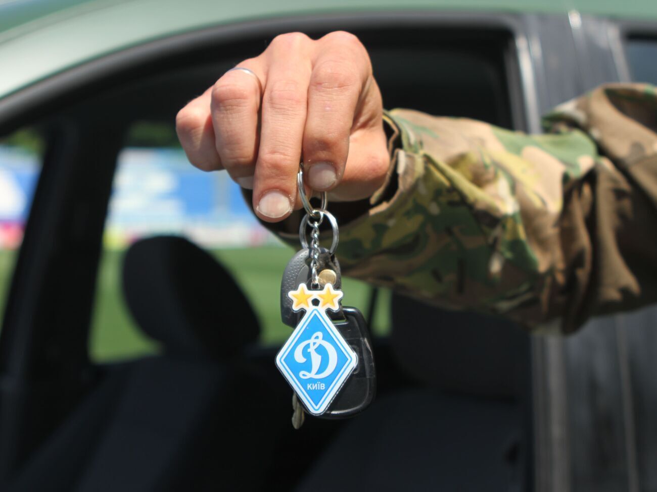 Ключи от машин передал военным лично президент "Динамо"