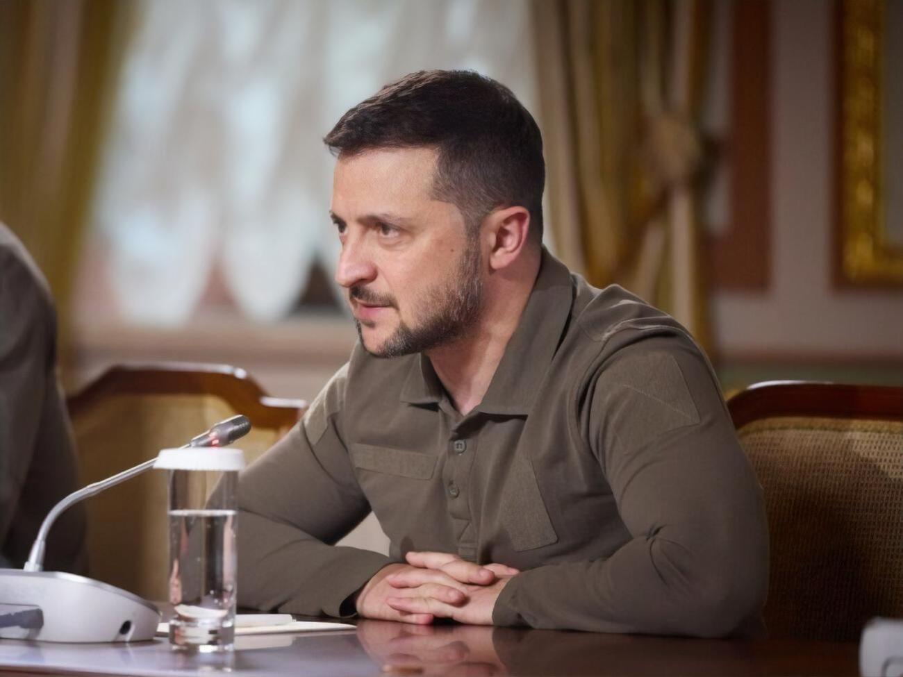 Зеленский рассказал, кто пока не вводит санкции против России