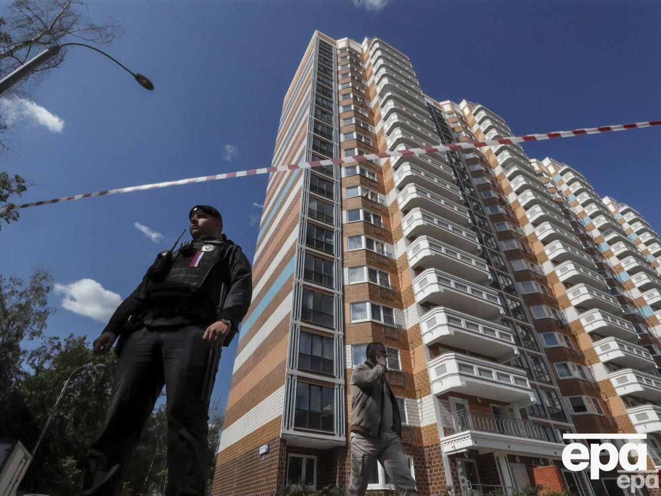 По данным СМИ, одной из целей атаки дронов мог быть дом, в котором живут сотрудники российской разведки