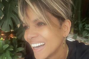 Холли Берри в августе исполнится 57 лет