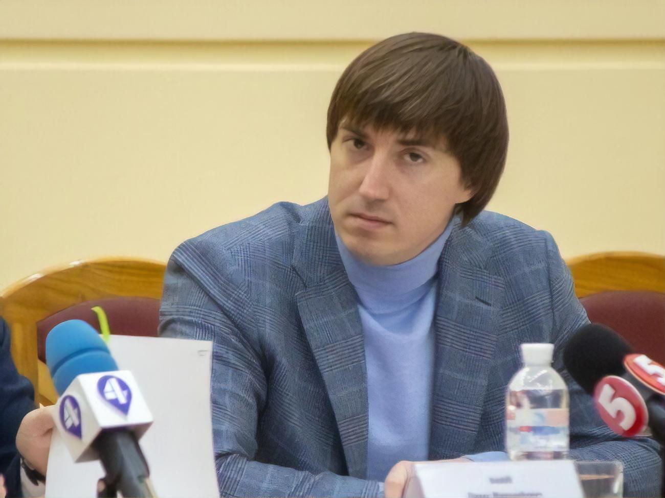 Отвечающий за сохранение культурного наследия Никоряк был в ресторане и уехал со столичным застройщиком Мхитаряном