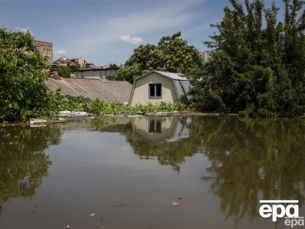 В результате подрыва россиянами ГЭС населенные пункты ниже Новой Каховки уходят под воду