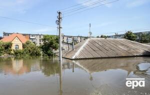По данным руководителя Олешковской ГВА, за минувшую ночь поступило более 600 обращений с просьбой об эвакуации с крыш и затопленных домов