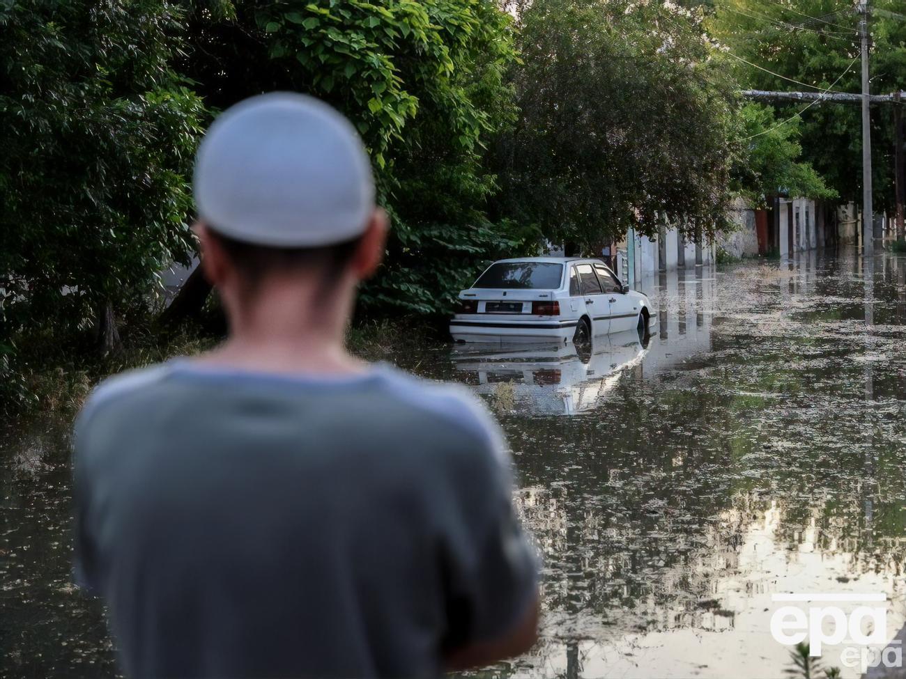 Российские оккупанты не проводят эвакуацию на левобережье Херсонской области, а тем, кто хочет покинуть зону затопления самостоятельно, запрещают это делать