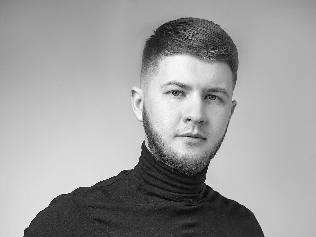 Прах погибшего украинского пилота Савельева будет развеян над фьордами Норвегии, пообещал его друг