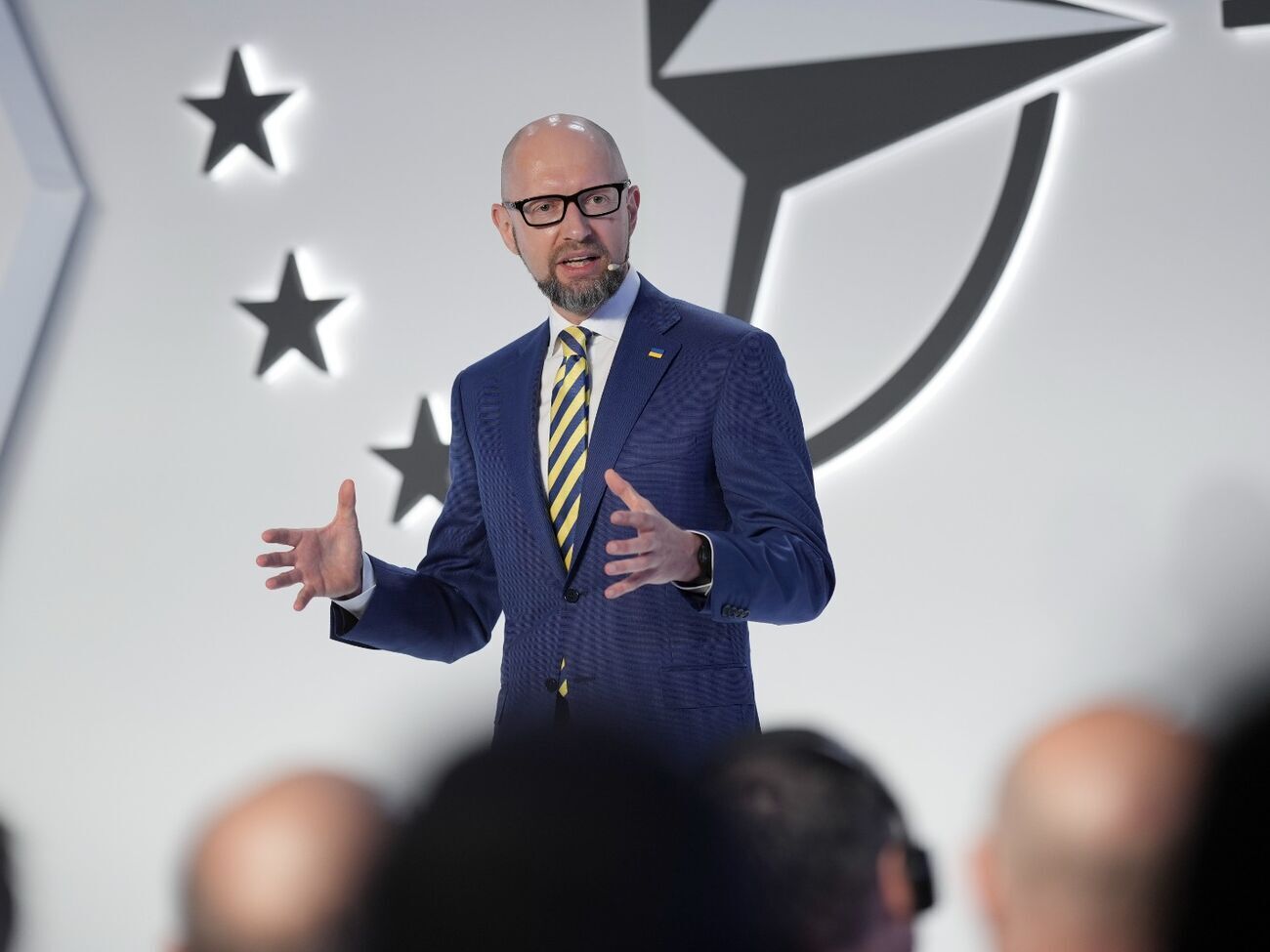 Яценюк: Ми воюємо з надзвичайно серйозним ворогом