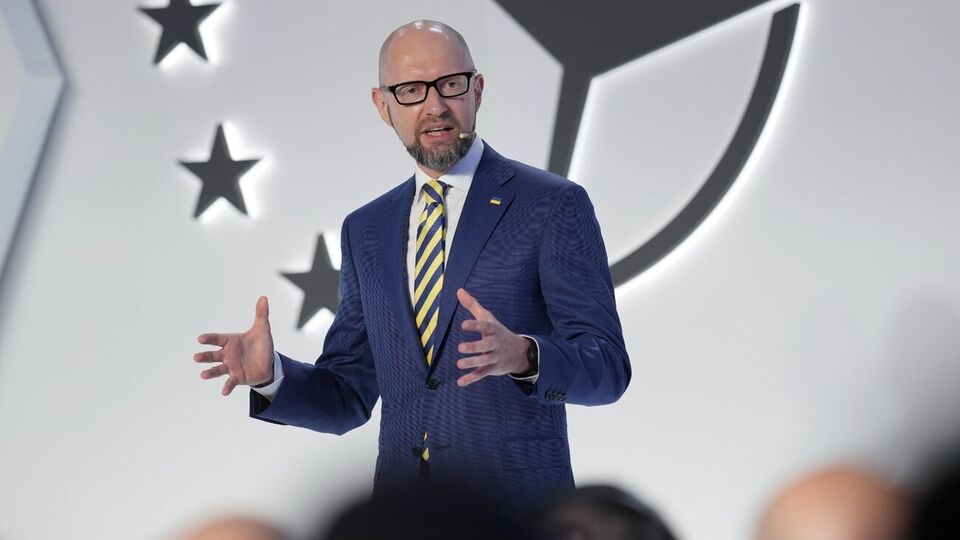 Яценюк: Ми воюємо з надзвичайно серйозним ворогом