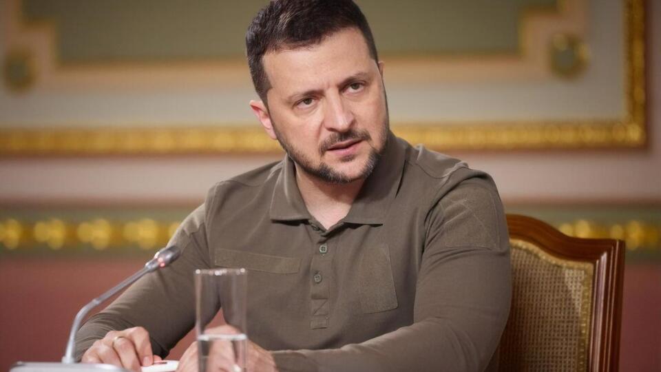 Окупанти просто кинули людей без води, на дахах будинків у затоплених громадах, зазначив Зеленський