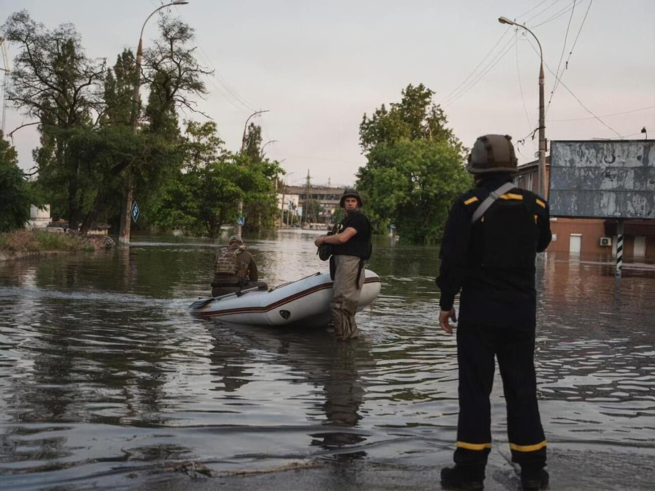 С начала прорыва плотины вода поднялась в районе Херсона на 5,5 м