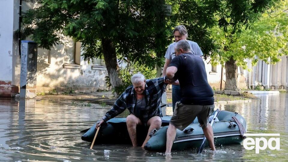 Вода может переносить мины в затопленные районы, откуда сейчас пытаются эвакуироваться люди