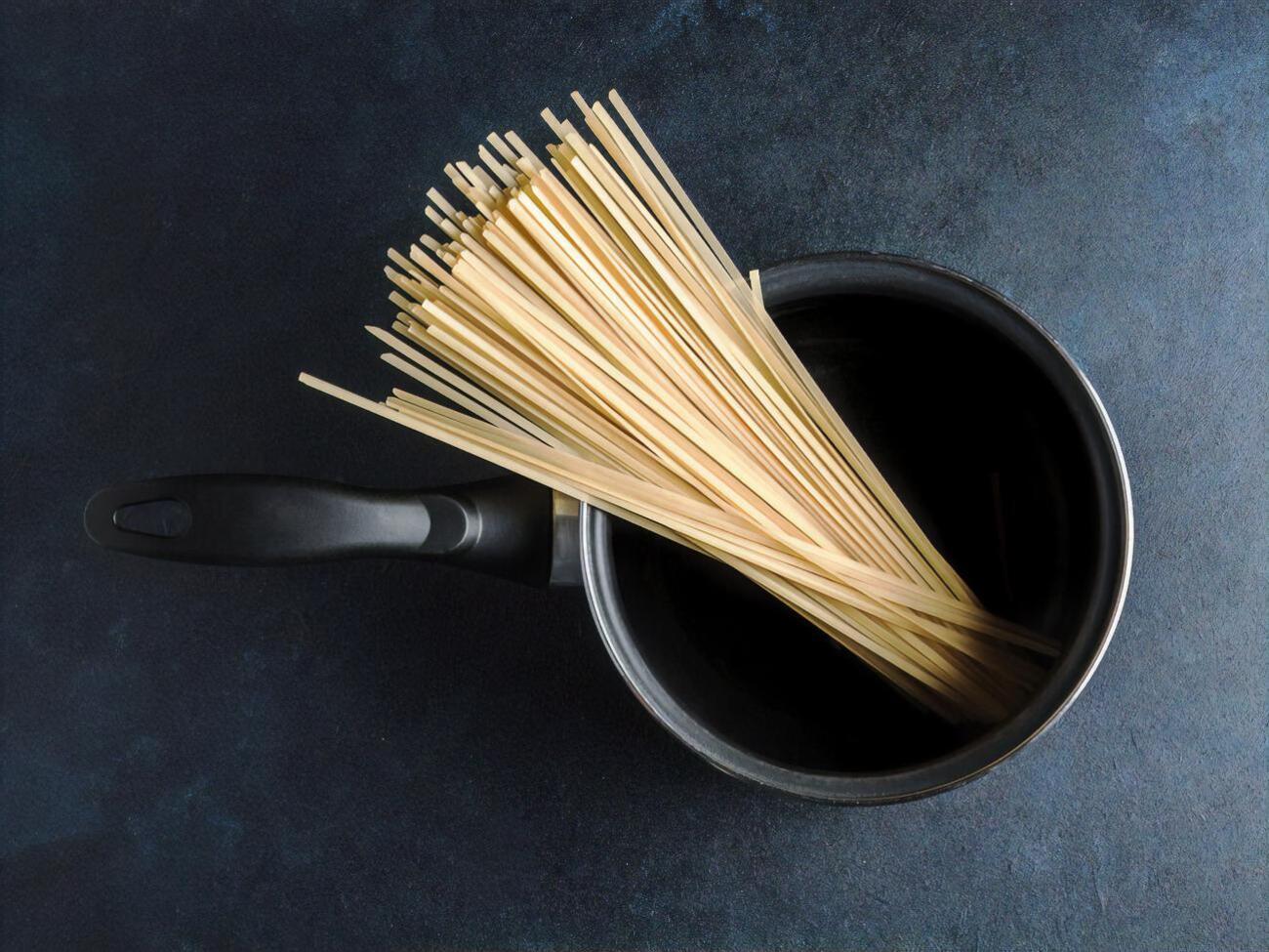 Кастрюля для спагетти не должна быть маленькой