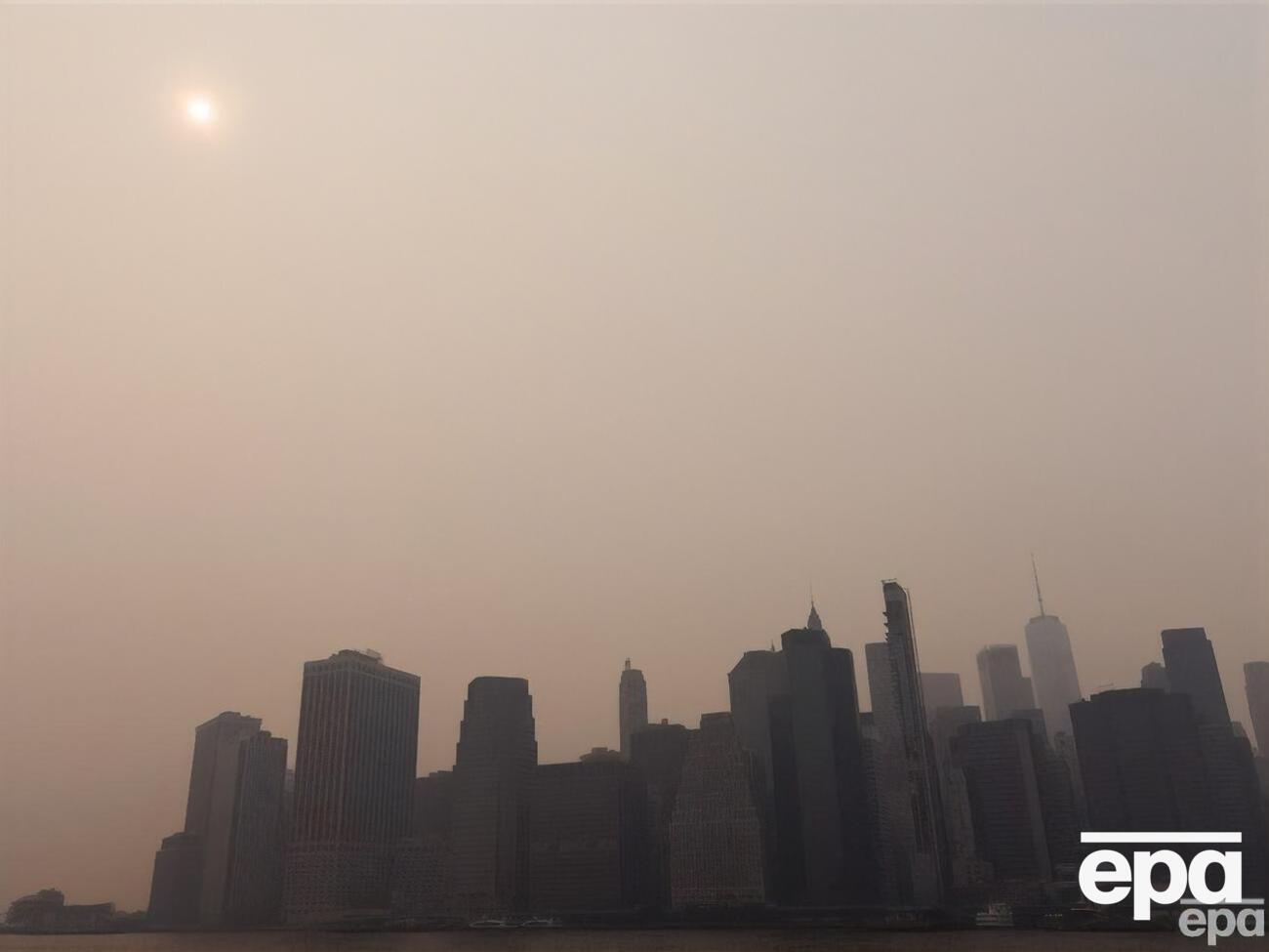Нью-Йорк накрыло дымом от лесных пожаров в Канаде. Фоторепортаж