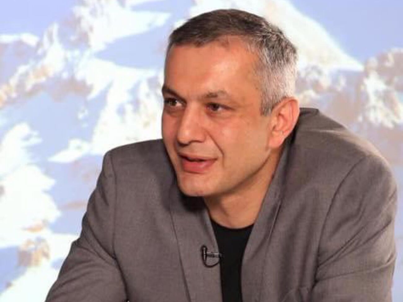 У керівній партії Грузії почали розуміти, що суспільство дуже незадоволене "засиллям" москалів. Скоро вибори, і це може дорого їм коштувати