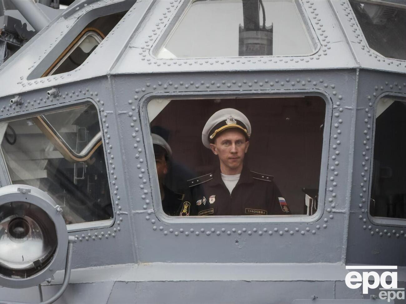 Всего в Черном море находится 12 российских кораблей