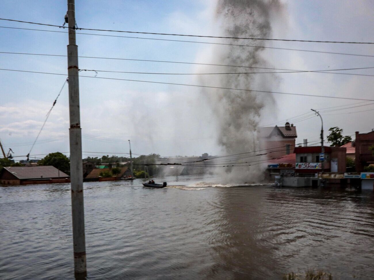 Оккупанты обстреляли Херсон днем 8 июня