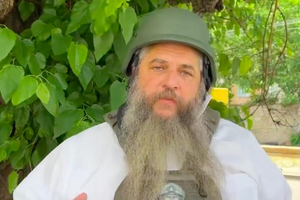 Асман написал, что чудом выжил