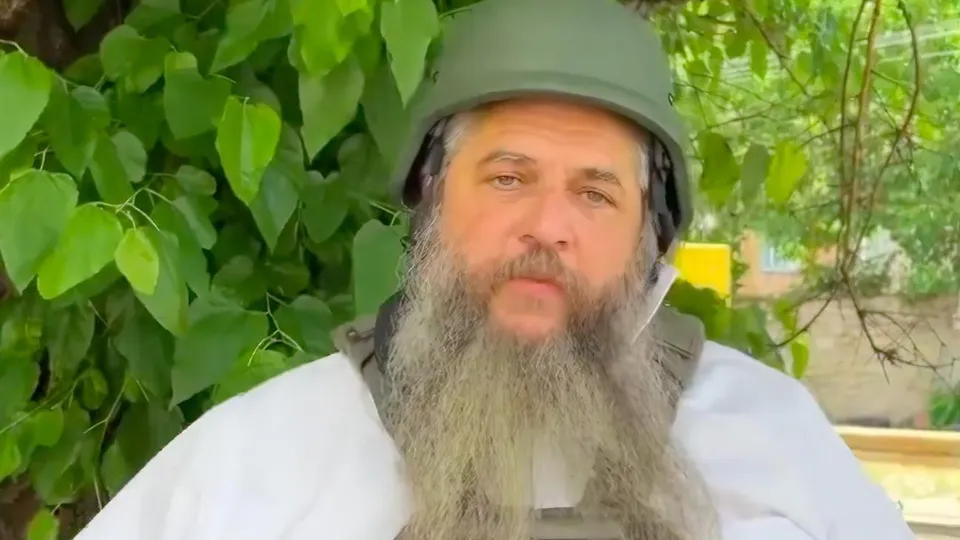 Асман написав, що дивом вижив