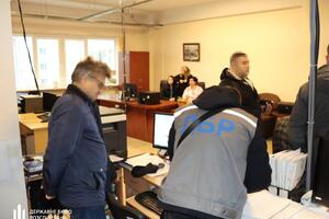 Сотрудники ГБР провели обыски и задержания по делу о сотрудничестве украинского концерна с РФ