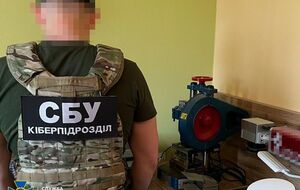 СБУ встановила, що організатор незаконного бізнесу пропонував своїм клієнтам фальшиві паспорти, водійські посвідчення й інші документи