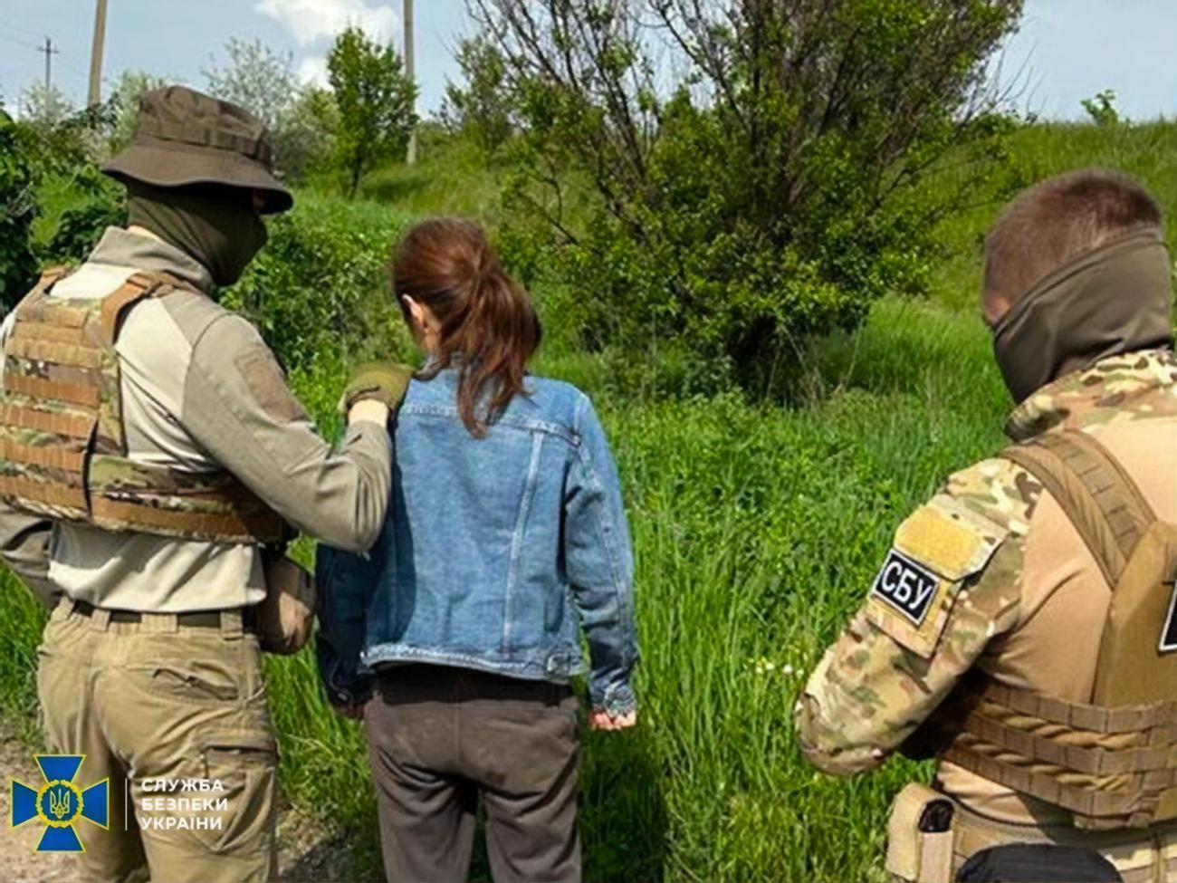 Співробітники СБУ затримали фігурантку у Краматорському районі під час спроби передавання закритих відомостей агресору