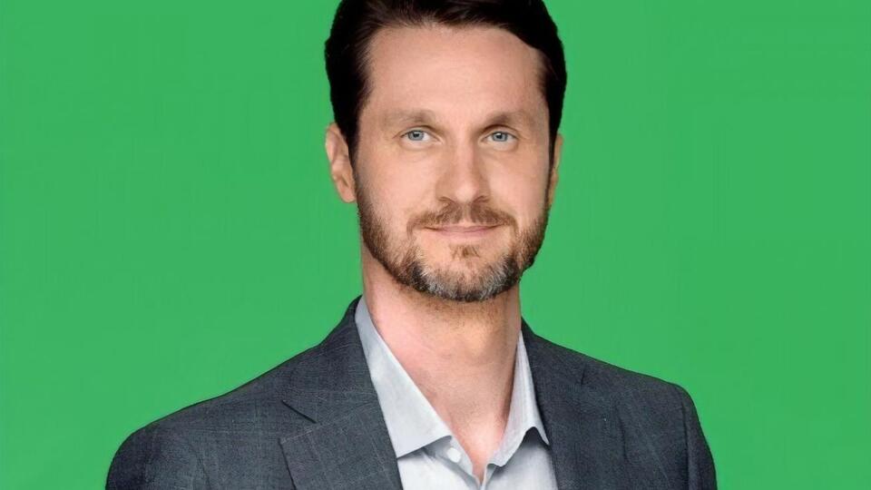 Апарат Деснянської РДА повідомив, що її голова повністю виконував покладені на нього обов'язки, і тому його потрібно преміювати