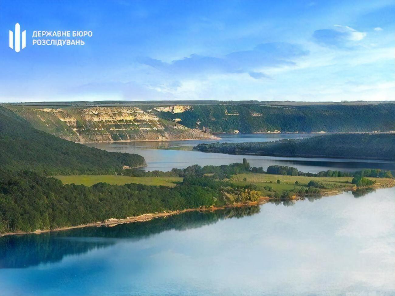 Речь идет о землях Каменец-Подольского района Хмельницкой области, в ГБР считают, что их выделили незаконно