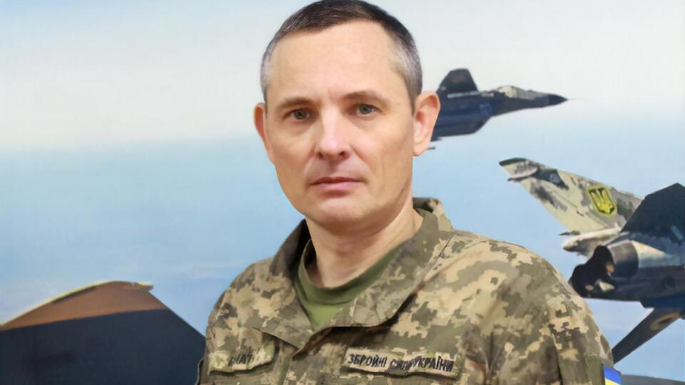 По мнению Игната, открытие любого аэропорта в Украине для гражданских перевозок отвлечет для его защиты и без того дефицитные средства ПВО