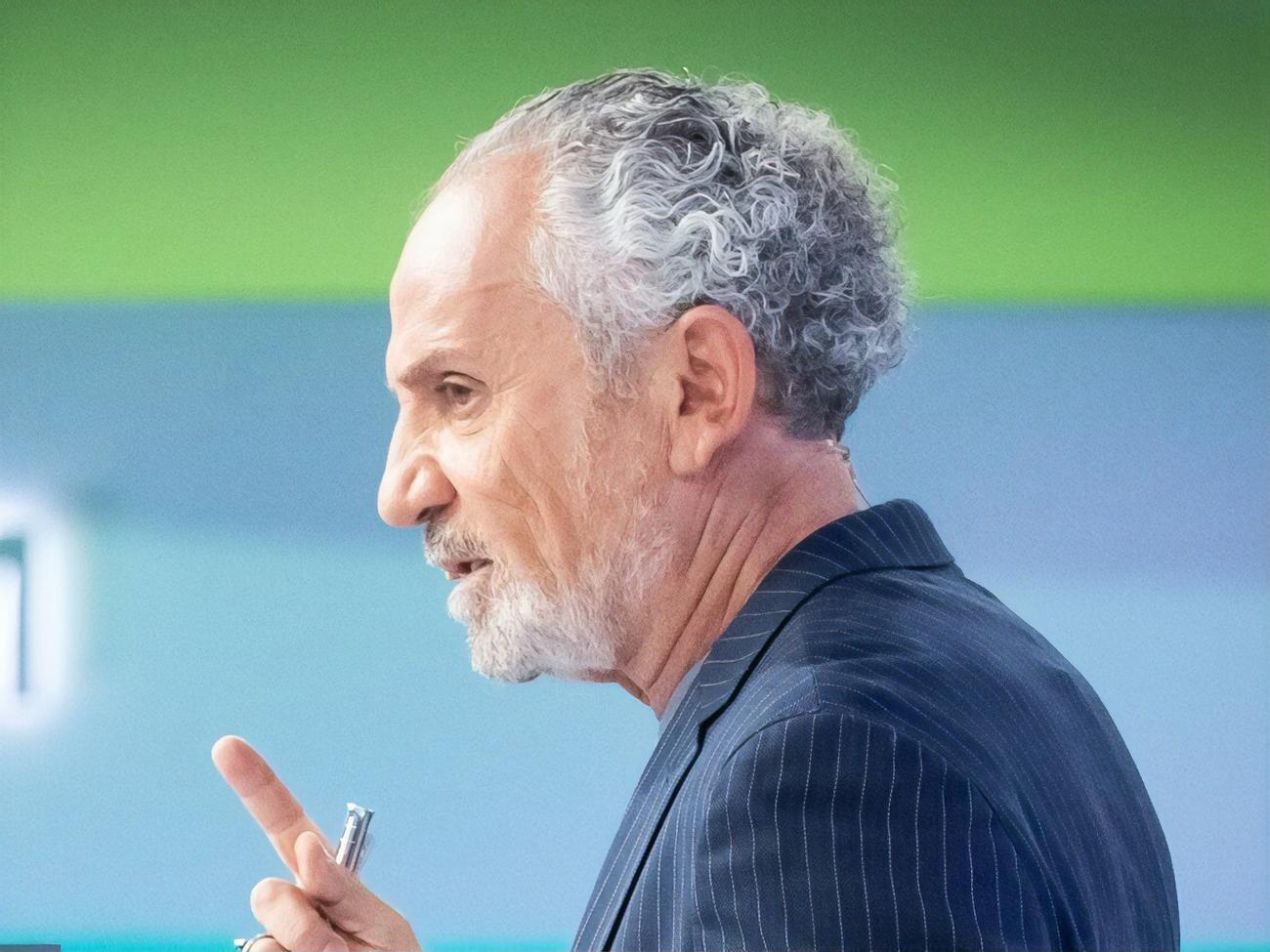 Шустер:&nbsp;Стрелков прав: Путин&nbsp;&ndash; верховный не командующий