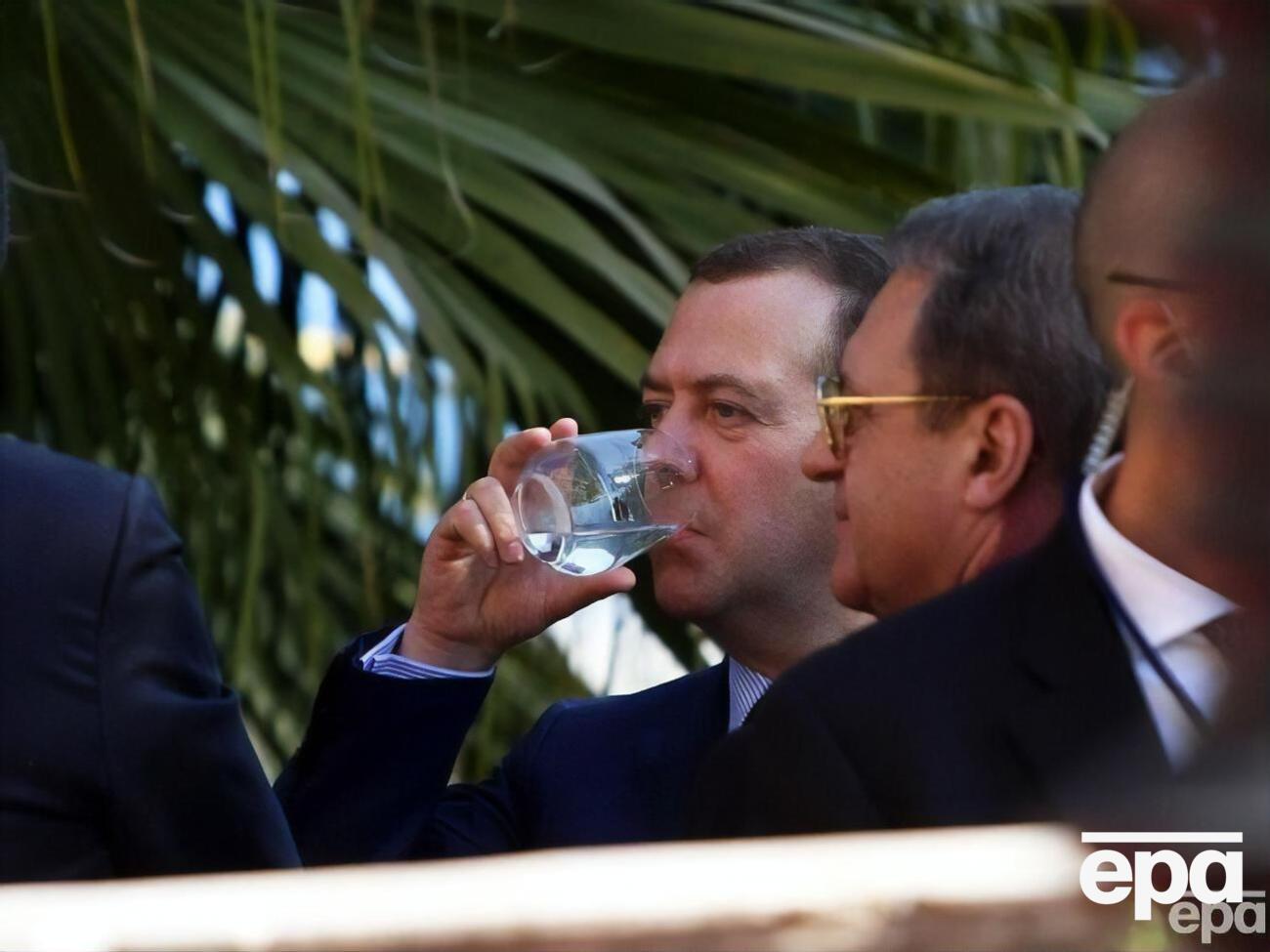 За інформацією Солов'я, у Медведєва (у центрі) дуже важка форма алкогольної залежності