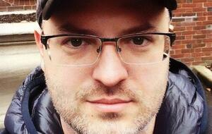 Информационная работа гораздо легче фронтовой. Лично мы не погибнем из-за нарушения моратория, зато наши слова могут серьезно навредить нашим же защитникам