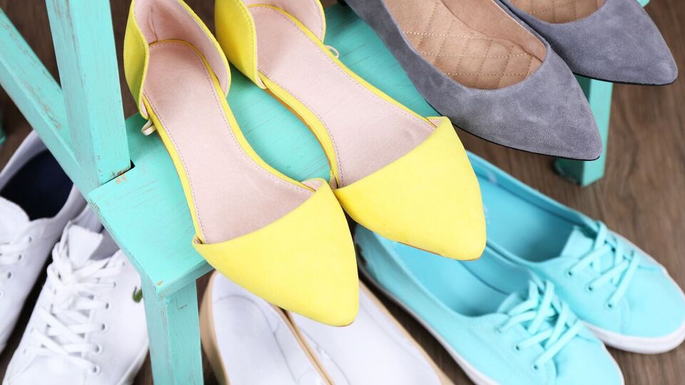 Експертка пропонує для зручності купувати босоніжки чи сандалі на плоскій підошві