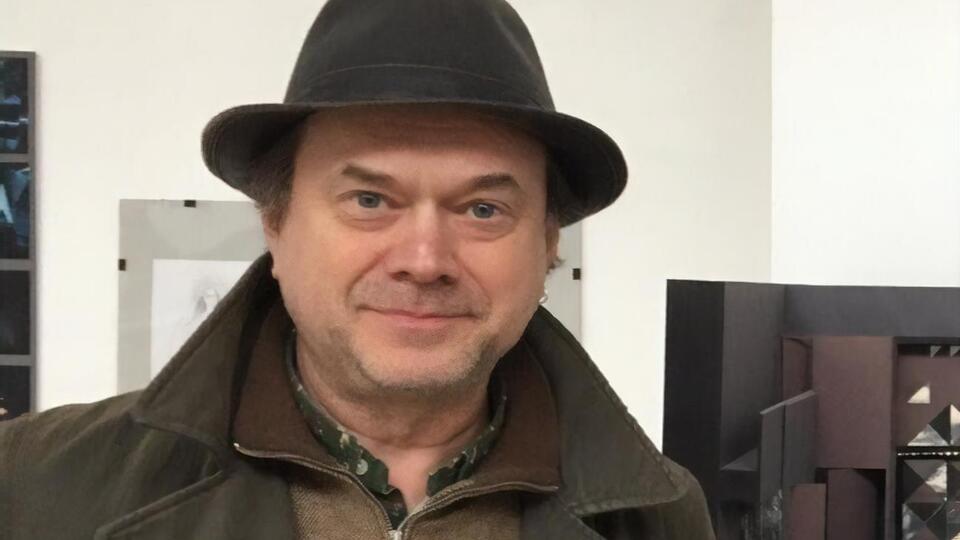 5 квітня Ступка на Range Rover в'їхав у припаркований Mitsubishi, всередині якого перебував 38-річний чоловік