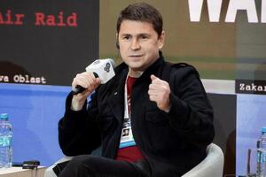 Подоляк уверен, что никаких сил НАТО в Украине не будет