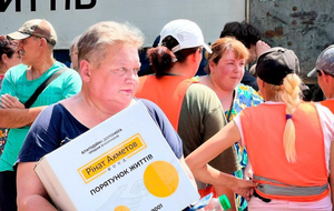 С 2014 года Фонд передал жителям Украины 13 млн продуктовых наборов