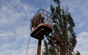 Энергетики в Донецкой области работают над выполнением заявок и одновременно продолжают восстанавливать электросети после непрекращающихся в регионе обстрелов