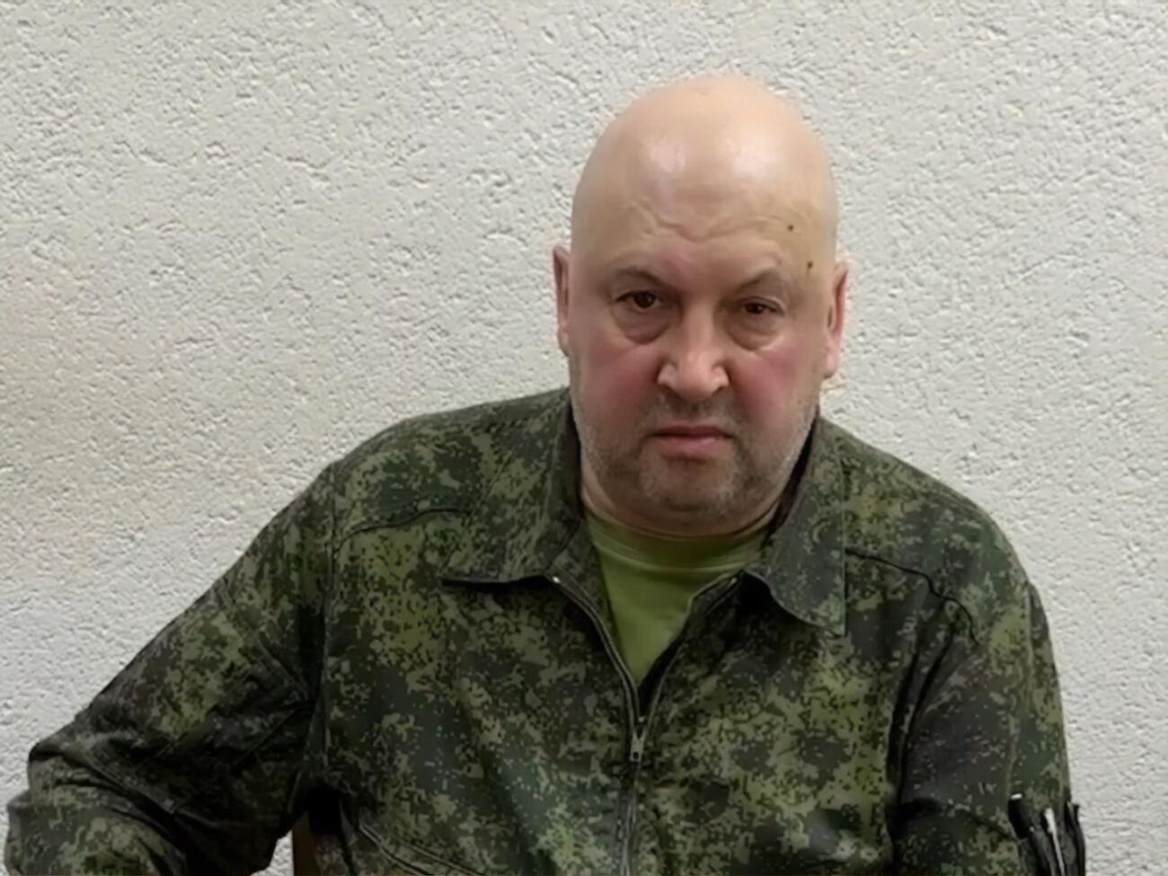 По данным СМИ, Суровикин находится под арестом в Москве