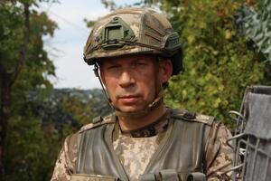 На бахмутському напрямку ворога вибивають із позицій, зазначив Сирський